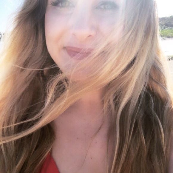 Meet your Posher, Hannah - Picture 1 of 1